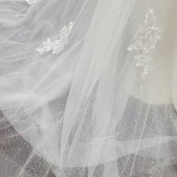 Everette Size 10 Ivory Private Label Lace /Tulle Ballgown Bridal Gown - Picture 7 of 7